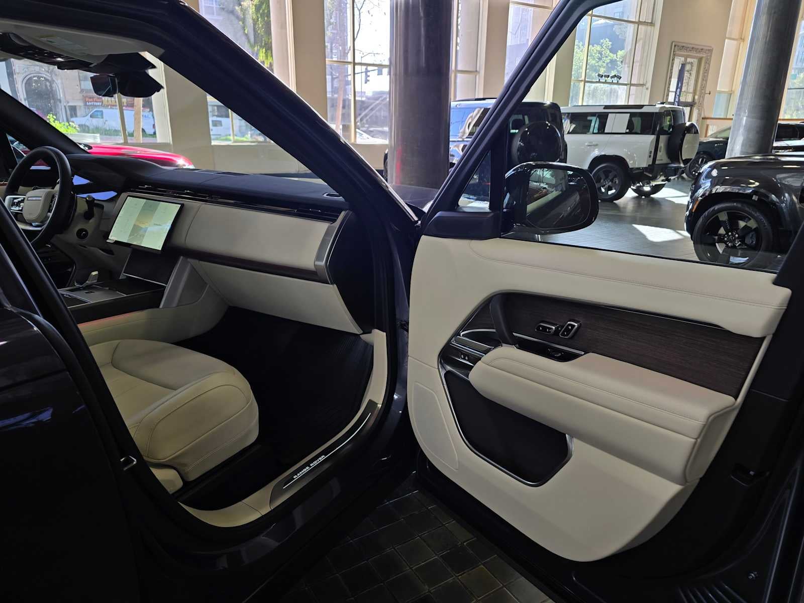 2026 Land Rover Range Rover SE