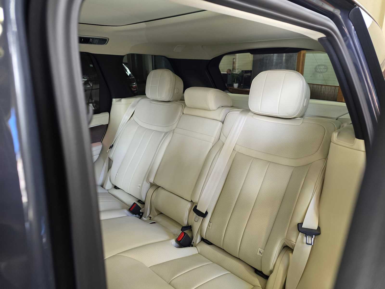 2026 Land Rover Range Rover SE