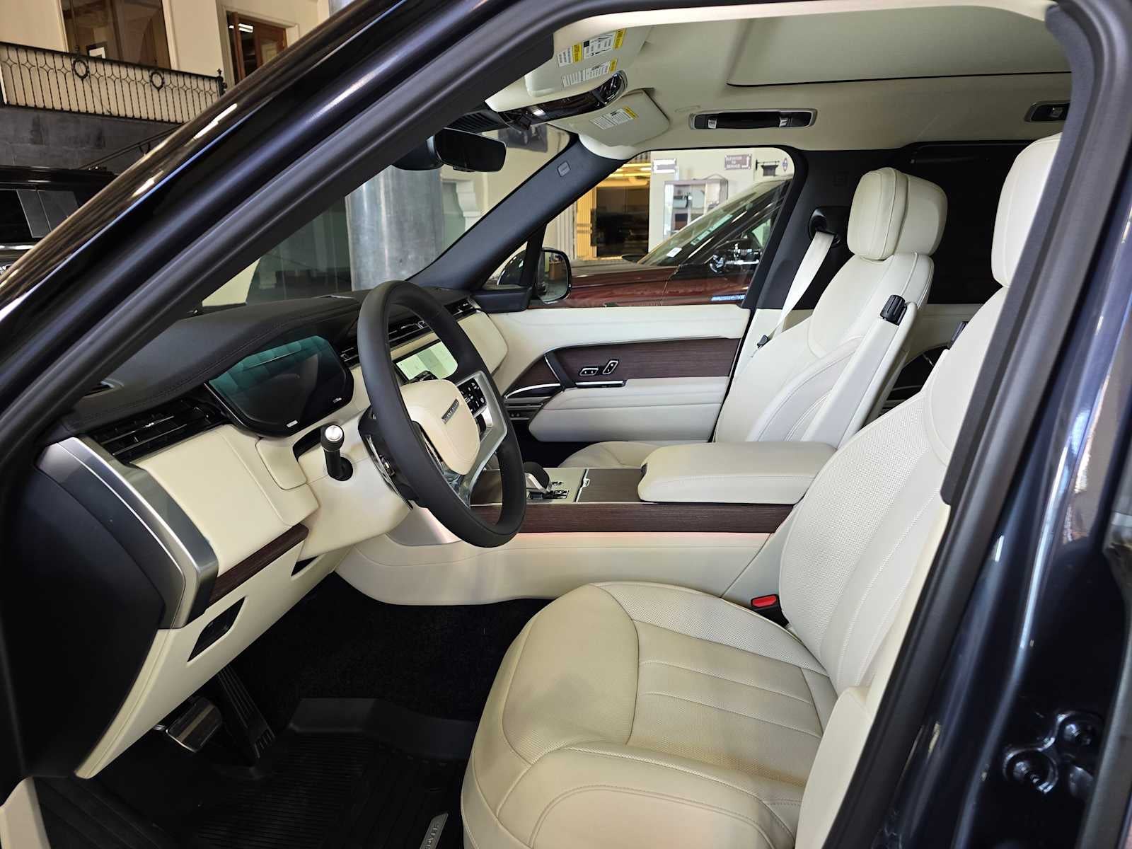 2026 Land Rover Range Rover SE