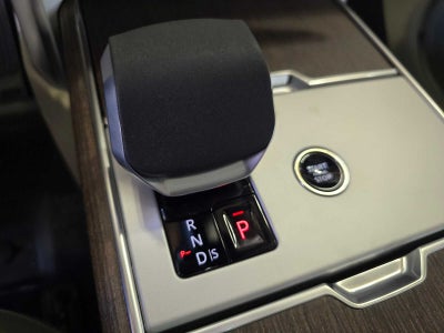 2026 Land Rover Range Rover SE