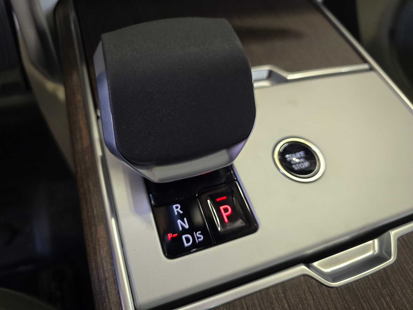 2026 Land Rover Range Rover SE