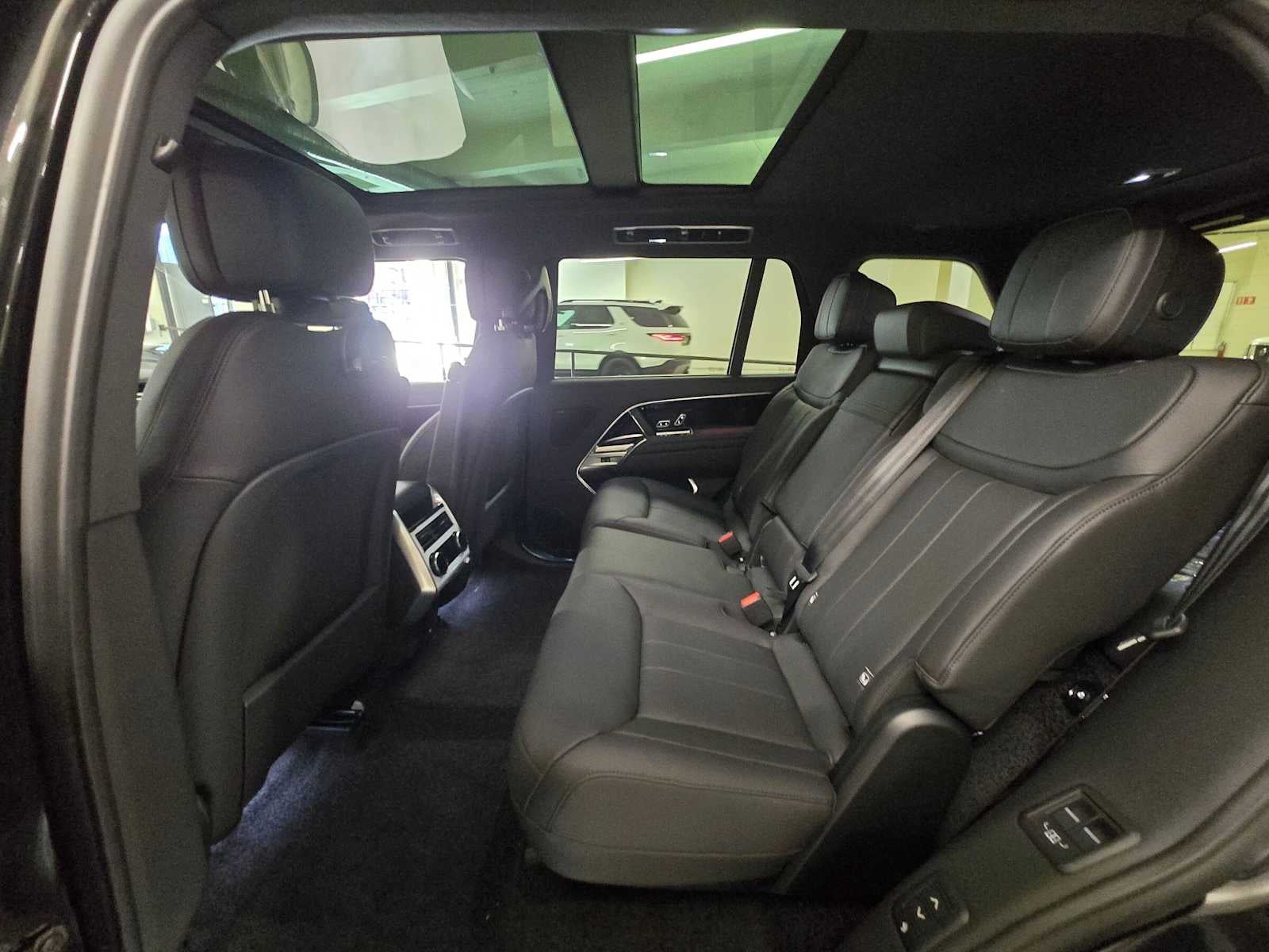 2026 Land Rover Range Rover SE
