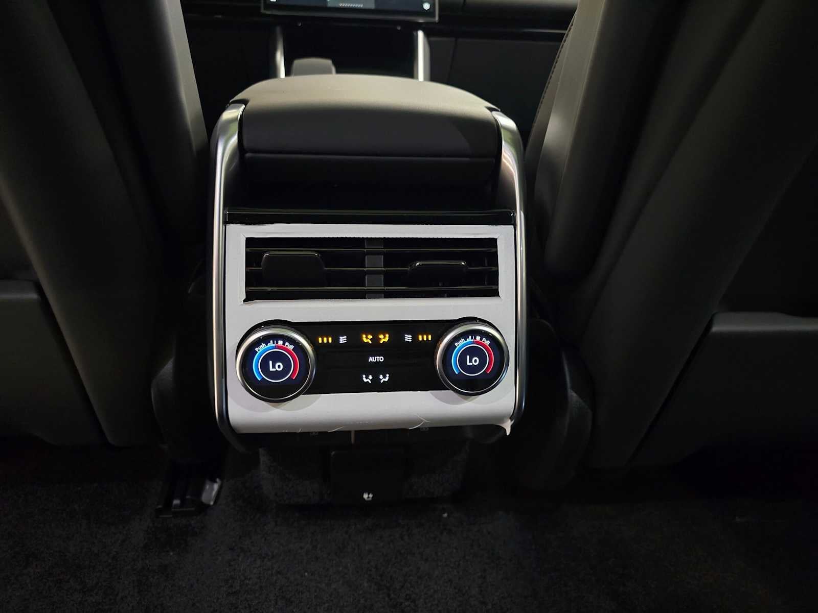 2026 Land Rover Range Rover SE