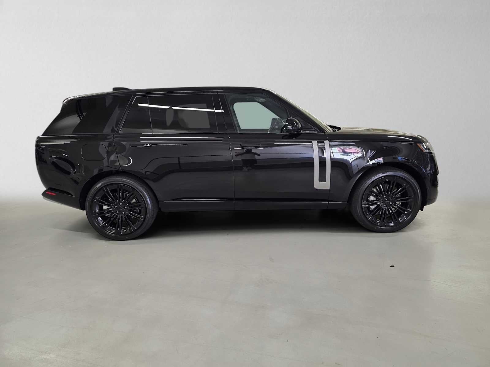 2026 Land Rover Range Rover SE