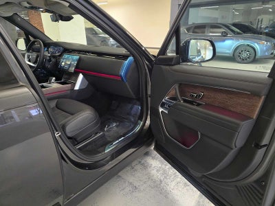 2025 Land Rover Range Rover SE