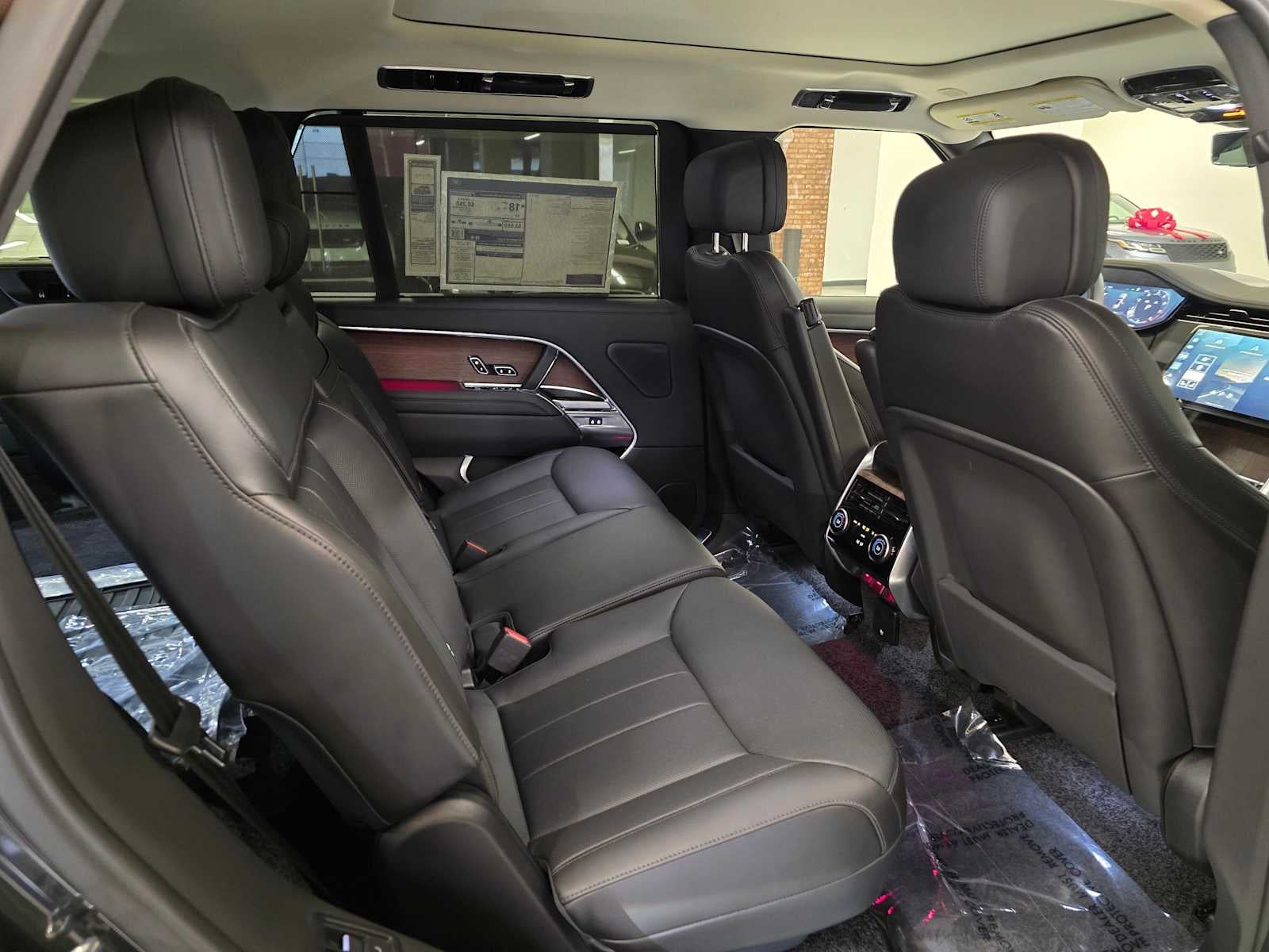2025 Land Rover Range Rover SE