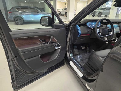 2025 Land Rover Range Rover SE