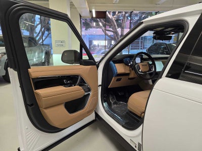 2025 Land Rover Range Rover SE