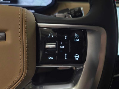 2025 Land Rover Range Rover SE