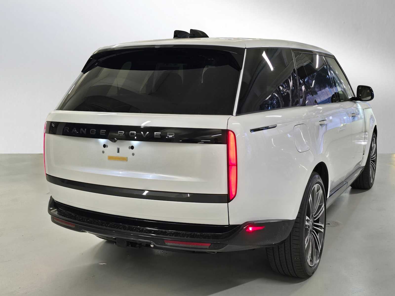 2025 Land Rover Range Rover SE