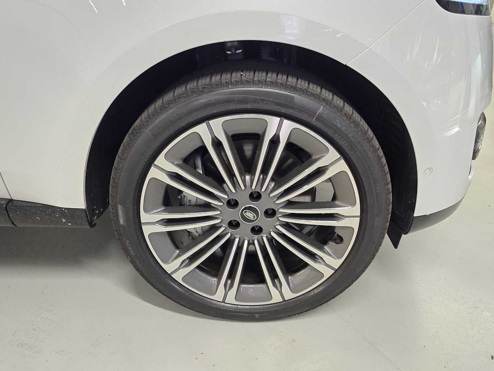 2025 Land Rover Range Rover SE