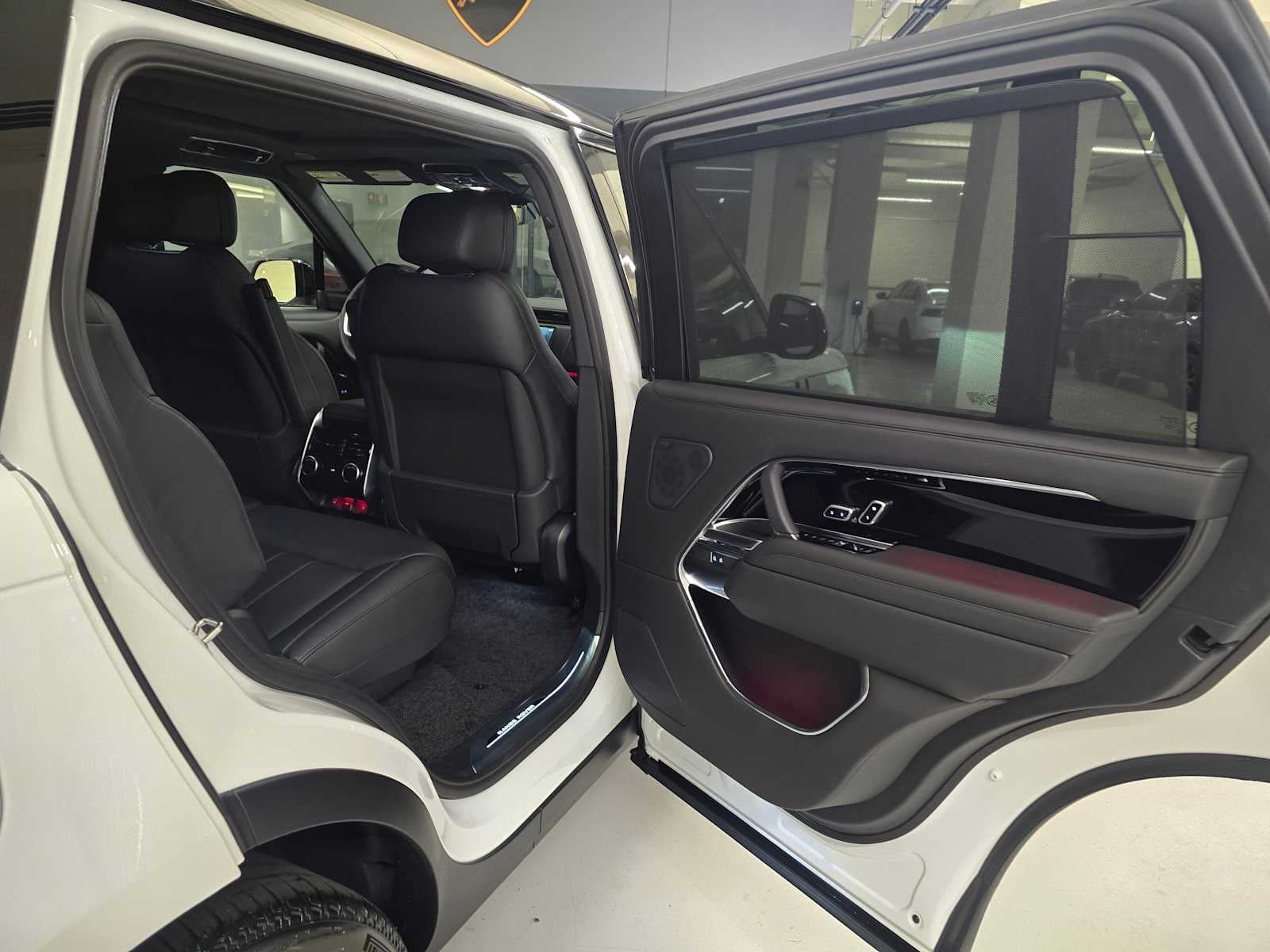 2025 Land Rover Range Rover SE