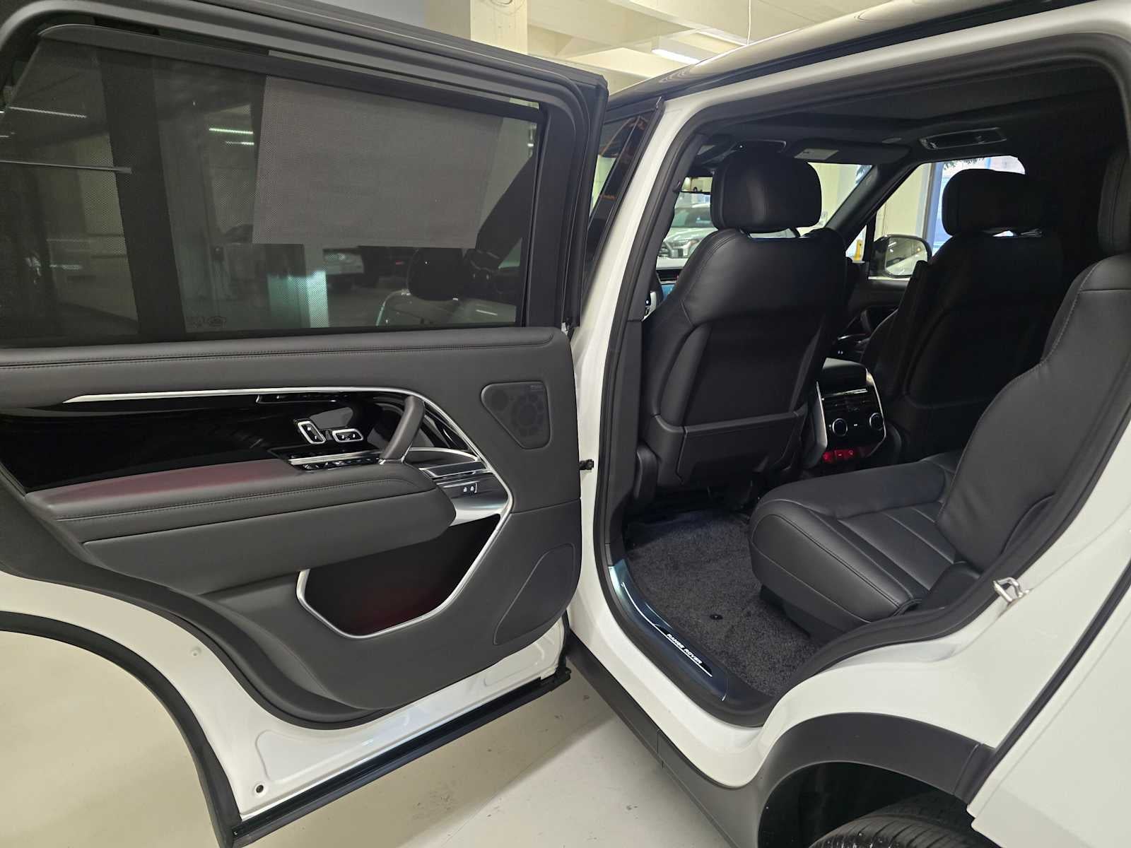 2025 Land Rover Range Rover SE