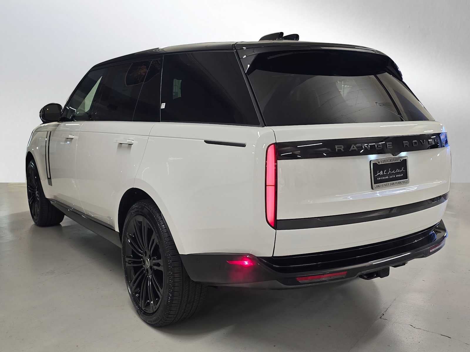2025 Land Rover Range Rover SE