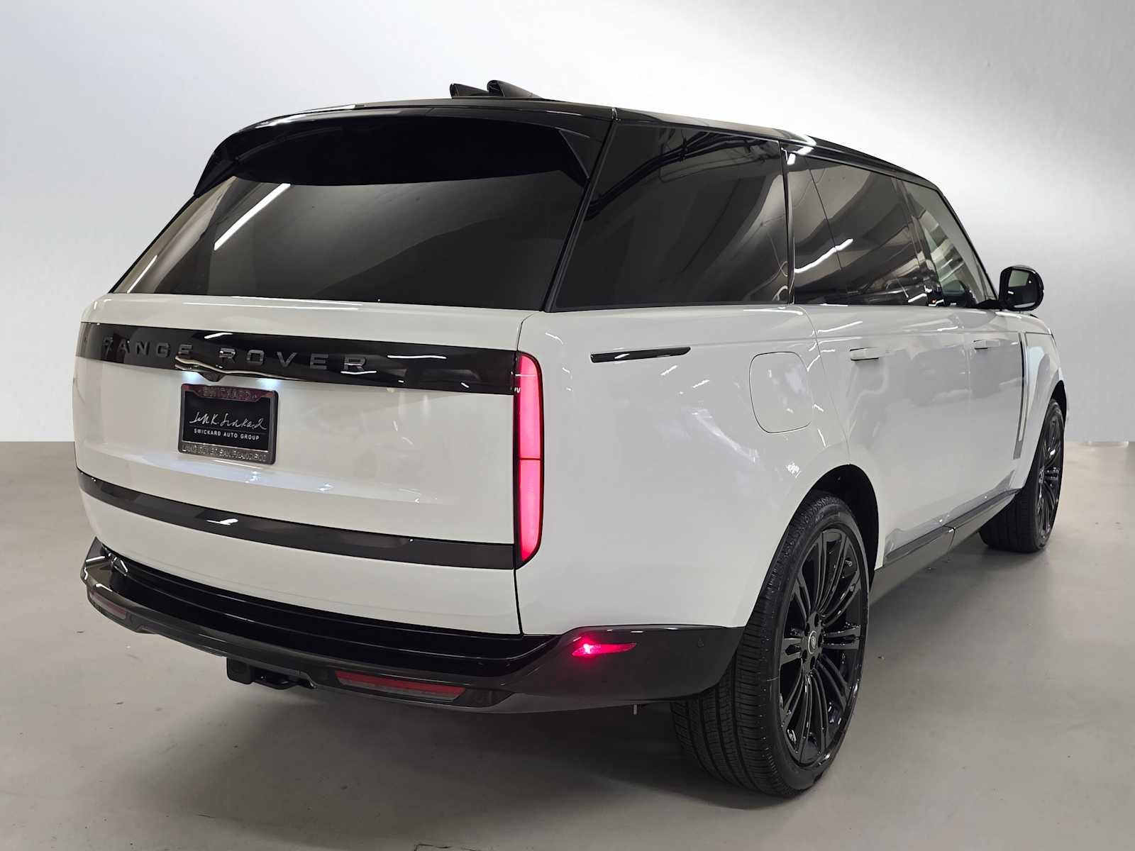 2025 Land Rover Range Rover SE