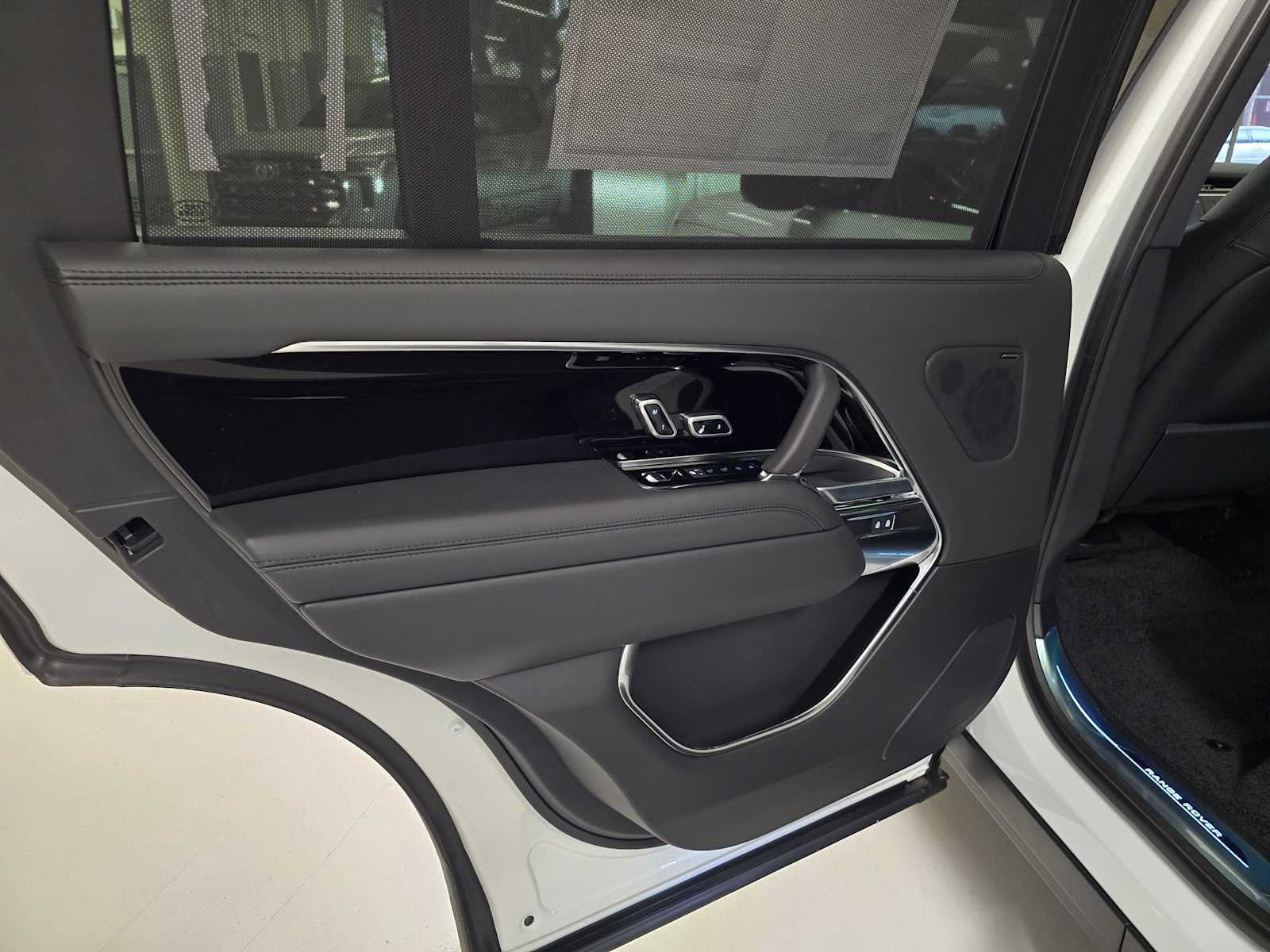 2026 Land Rover Range Rover SE