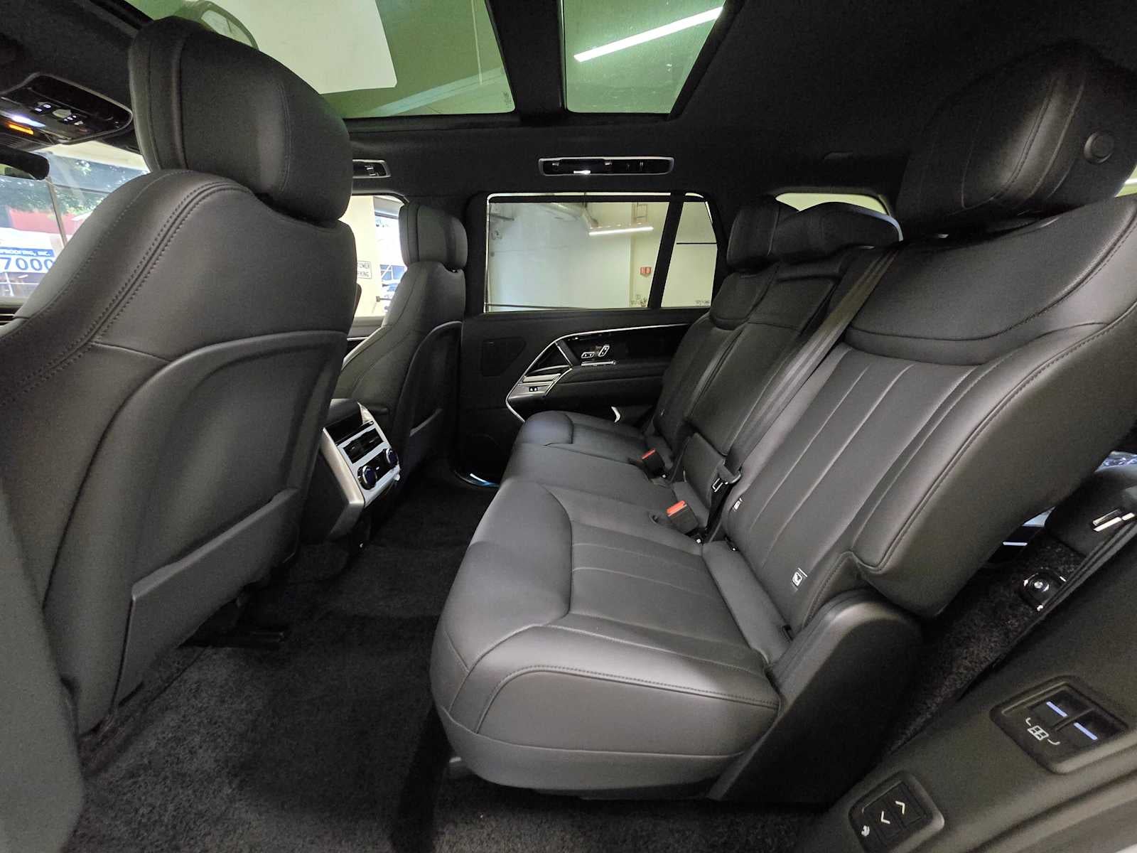 2026 Land Rover Range Rover SE
