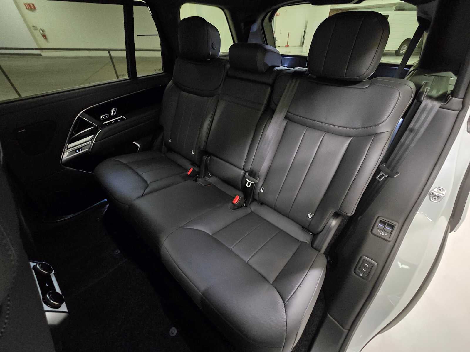 2026 Land Rover Range Rover SE