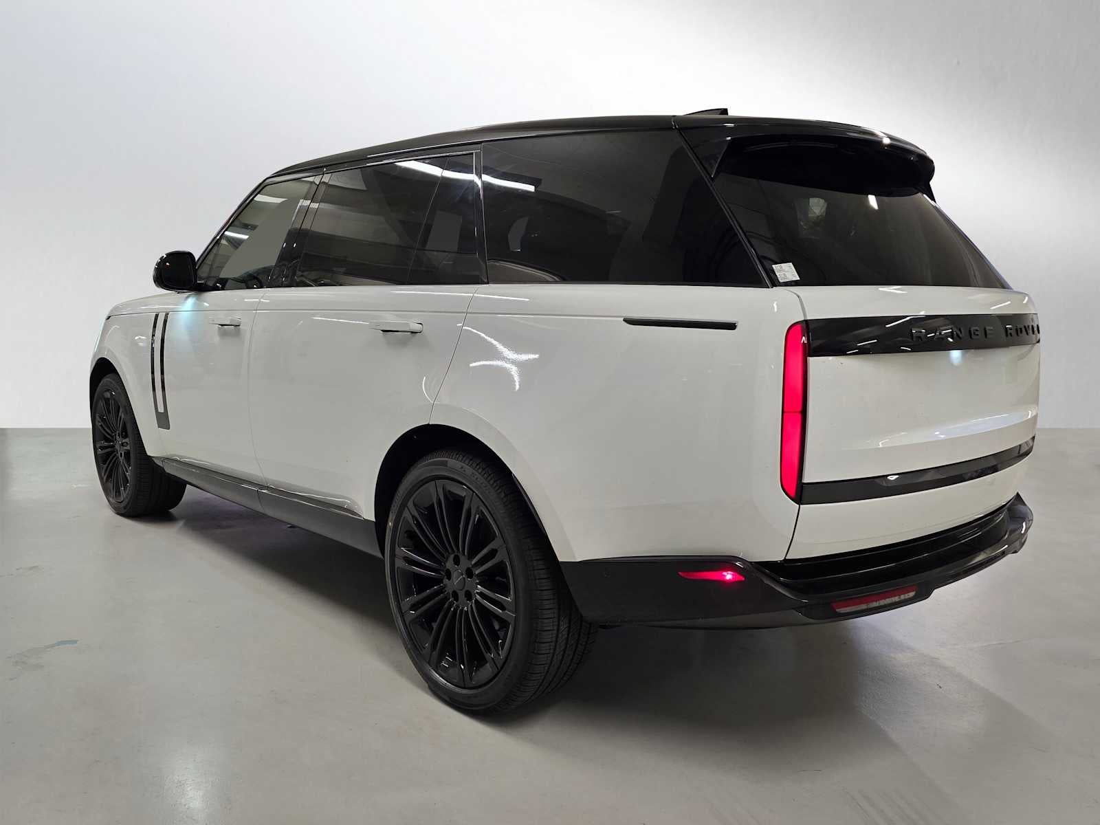 2026 Land Rover Range Rover SE