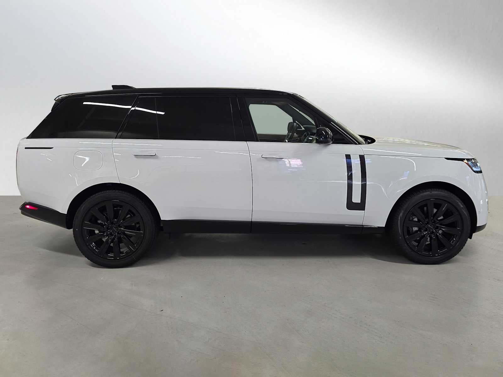 2026 Land Rover Range Rover SE