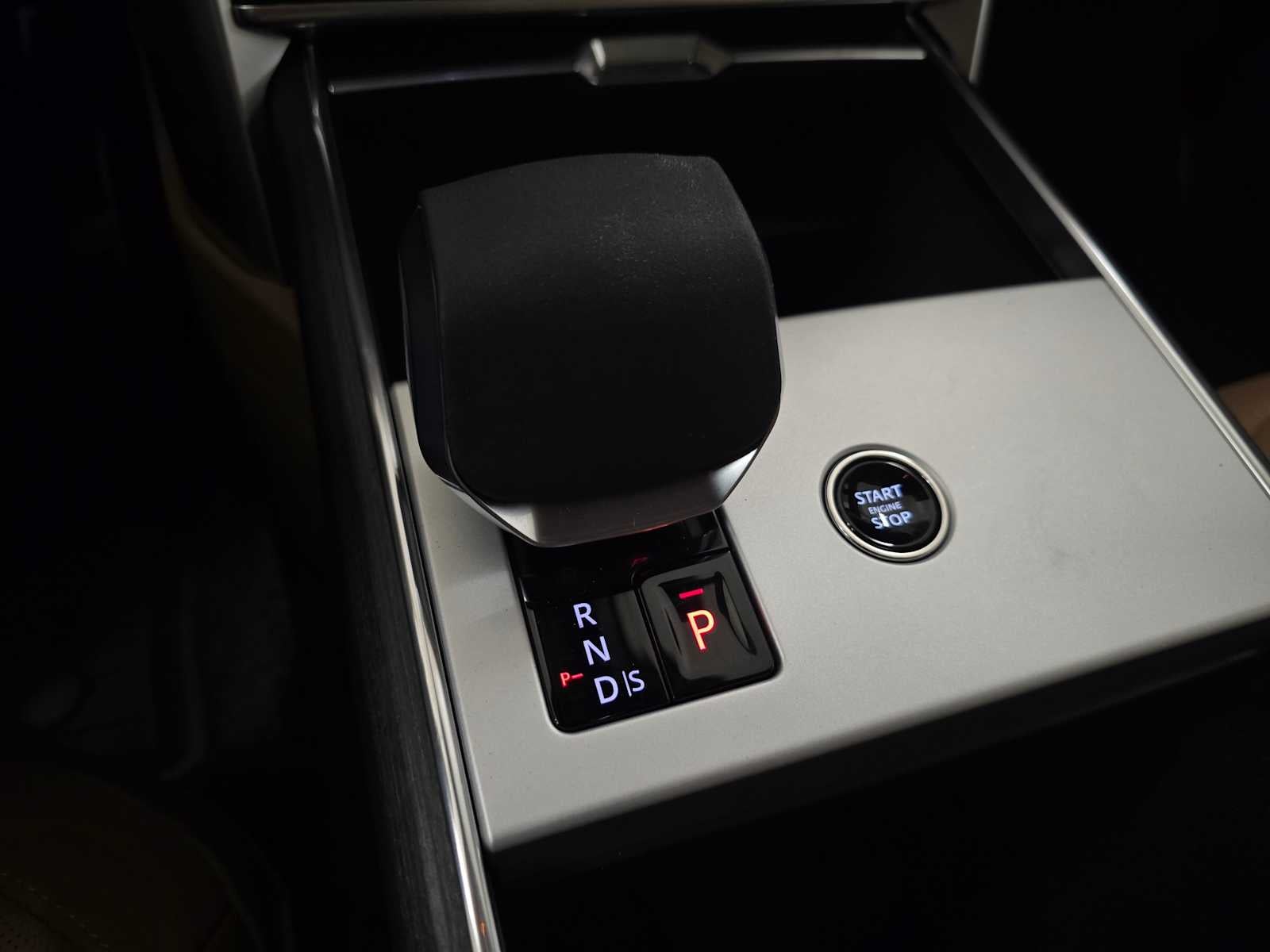 2026 Land Rover Range Rover SE