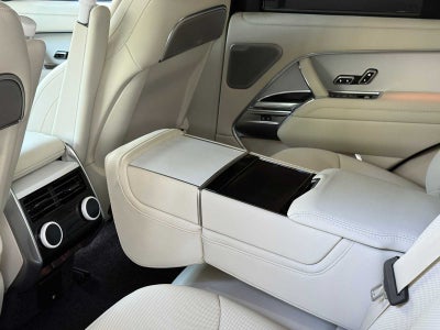 2025 Land Rover Range Rover SV