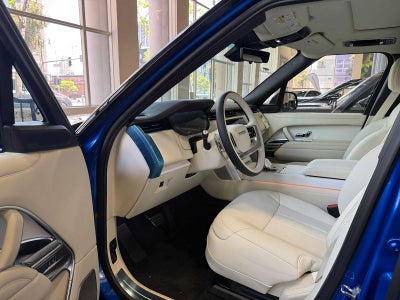 2025 Land Rover Range Rover SV