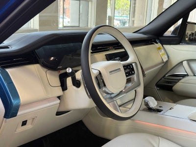 2025 Land Rover Range Rover SV