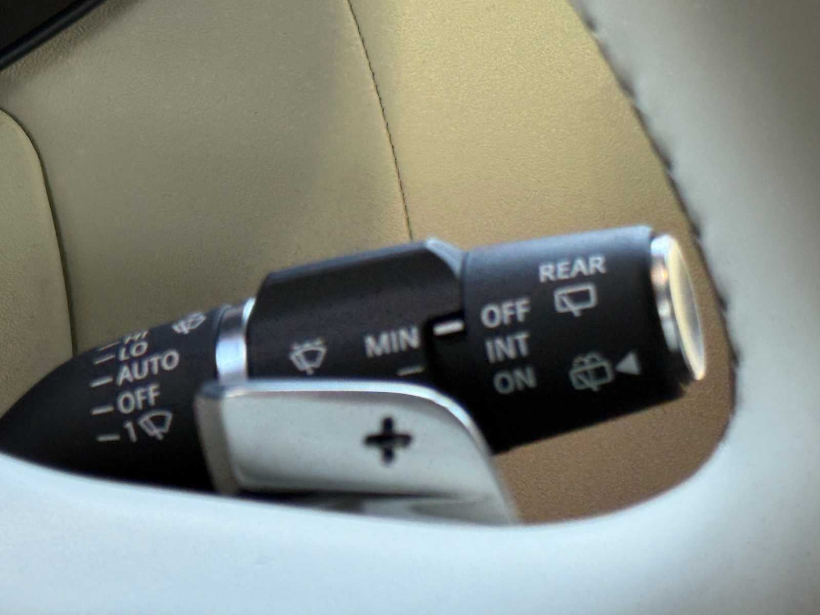 2025 Land Rover Range Rover SV