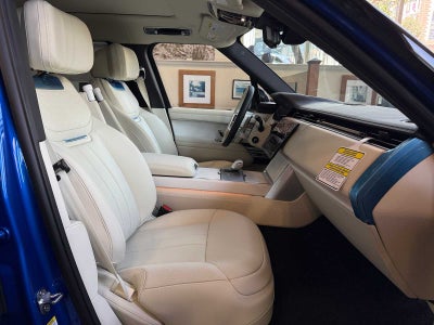 2025 Land Rover Range Rover SV