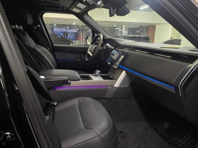 2026 Land Rover Range Rover SV