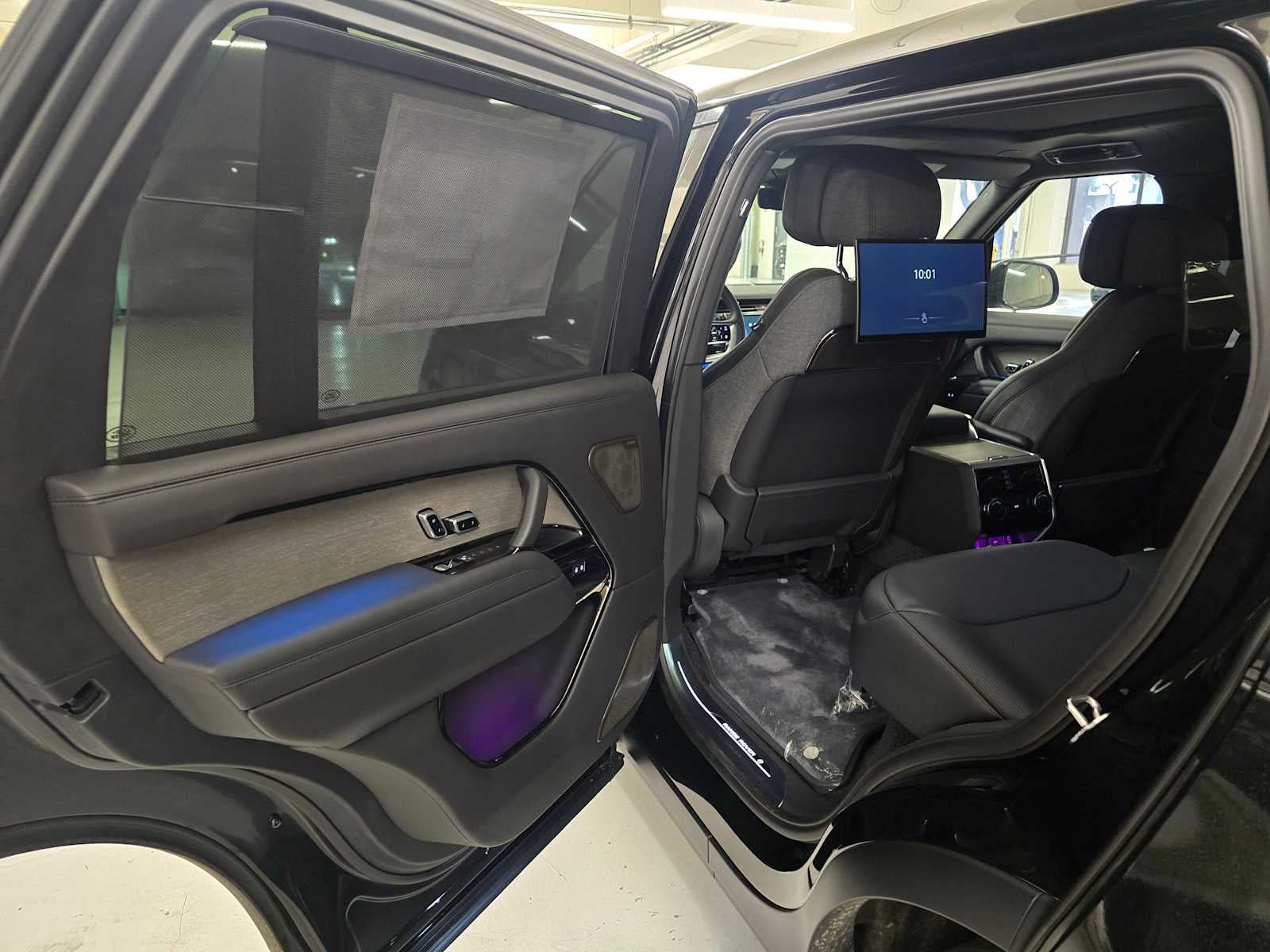 2026 Land Rover Range Rover SV