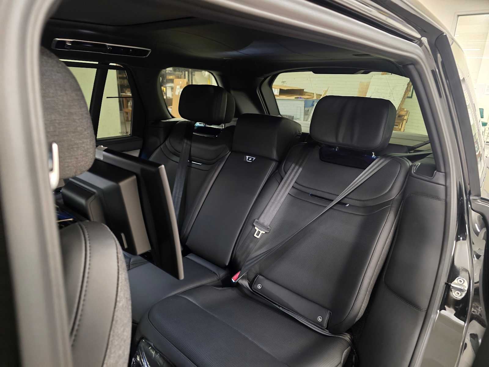 2026 Land Rover Range Rover SV