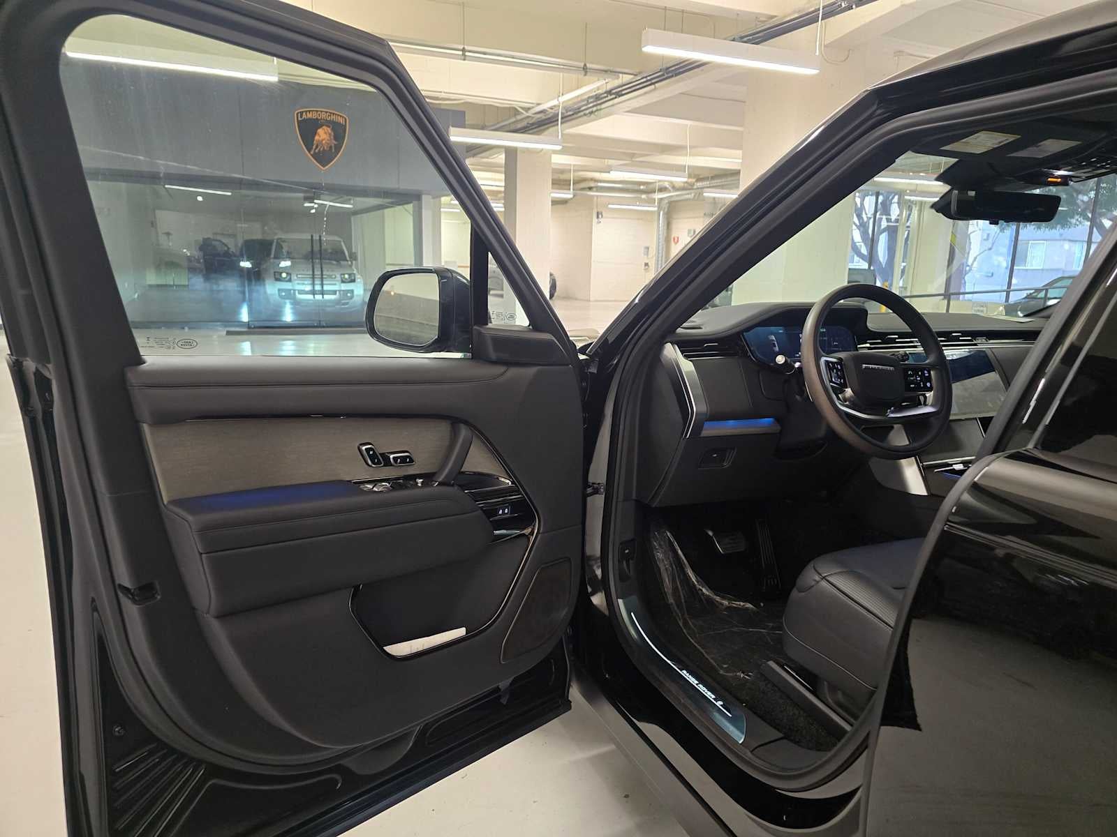 2026 Land Rover Range Rover SV