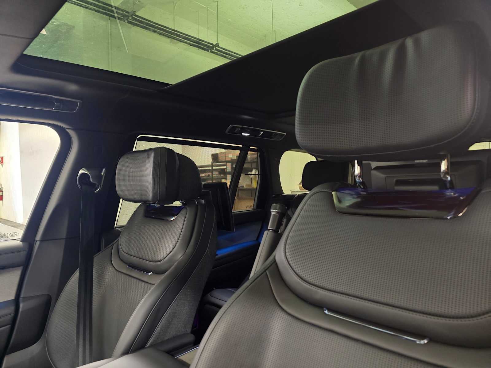 2026 Land Rover Range Rover SV