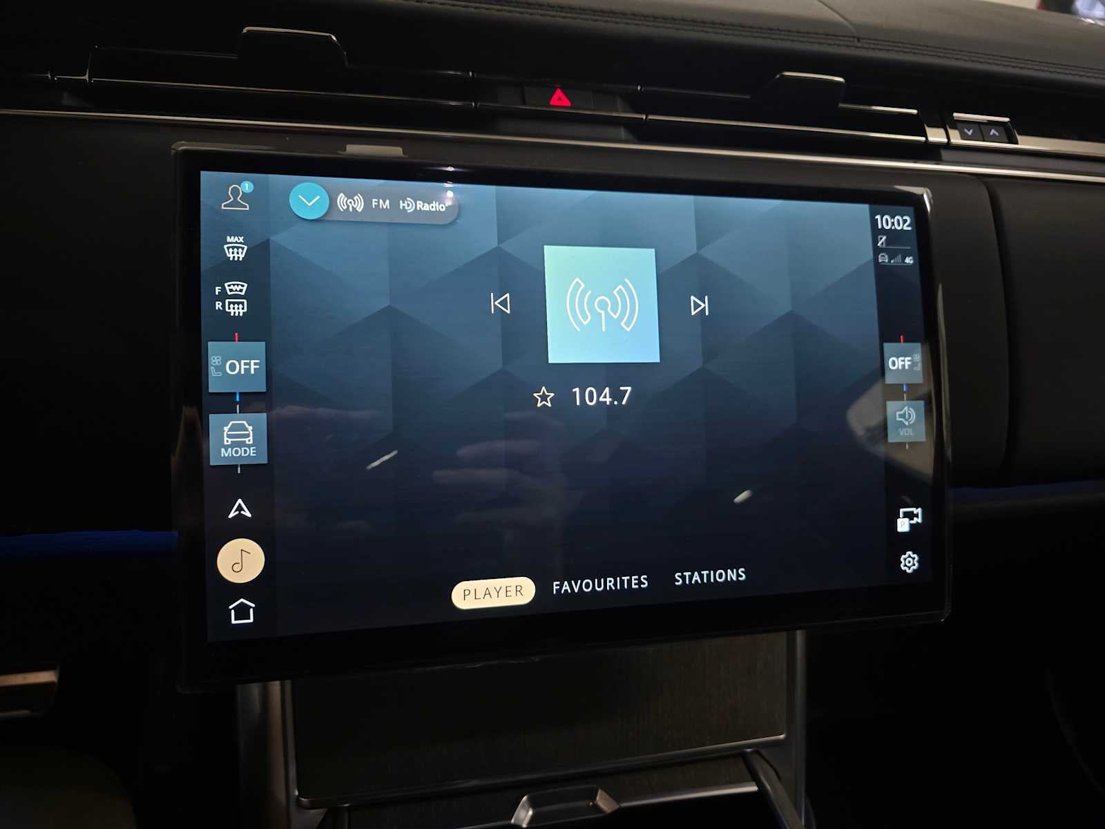 2026 Land Rover Range Rover SV