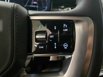 2026 Land Rover Range Rover SV