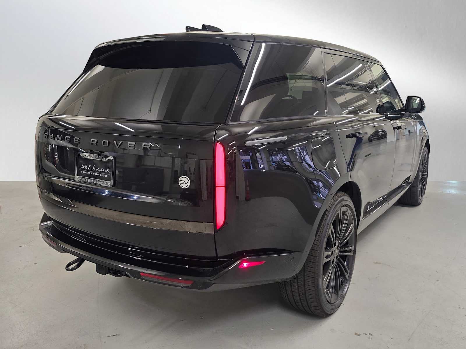 2026 Land Rover Range Rover SV