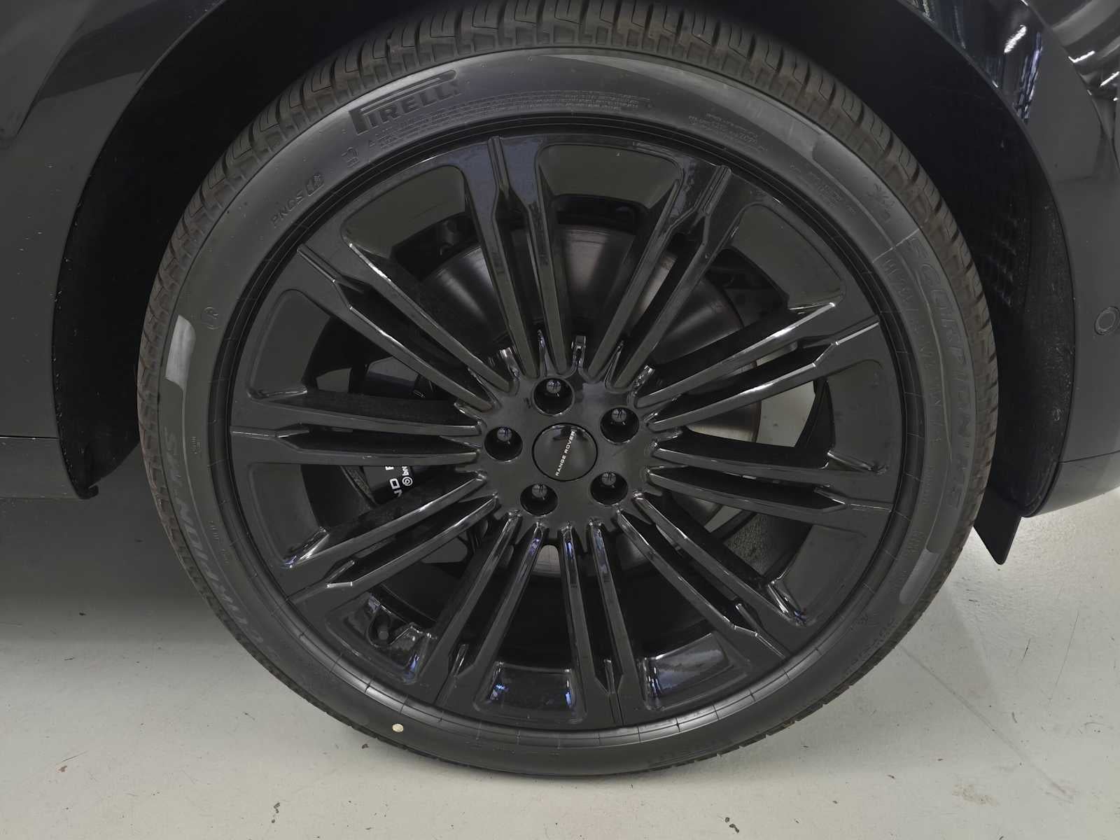2026 Land Rover Range Rover SV