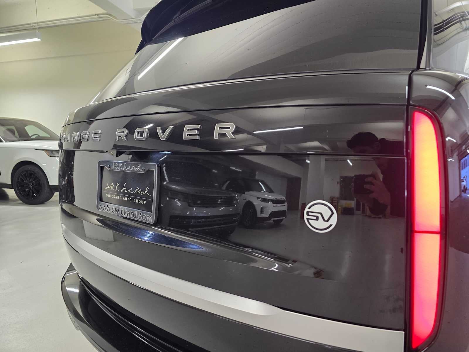 2025 Land Rover Range Rover SV