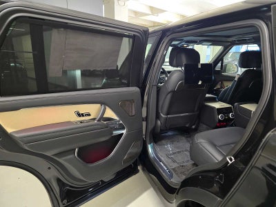 2025 Land Rover Range Rover SV