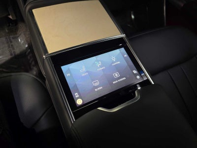 2025 Land Rover Range Rover SV