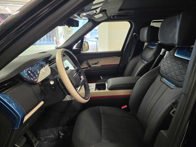 2025 Land Rover Range Rover SV