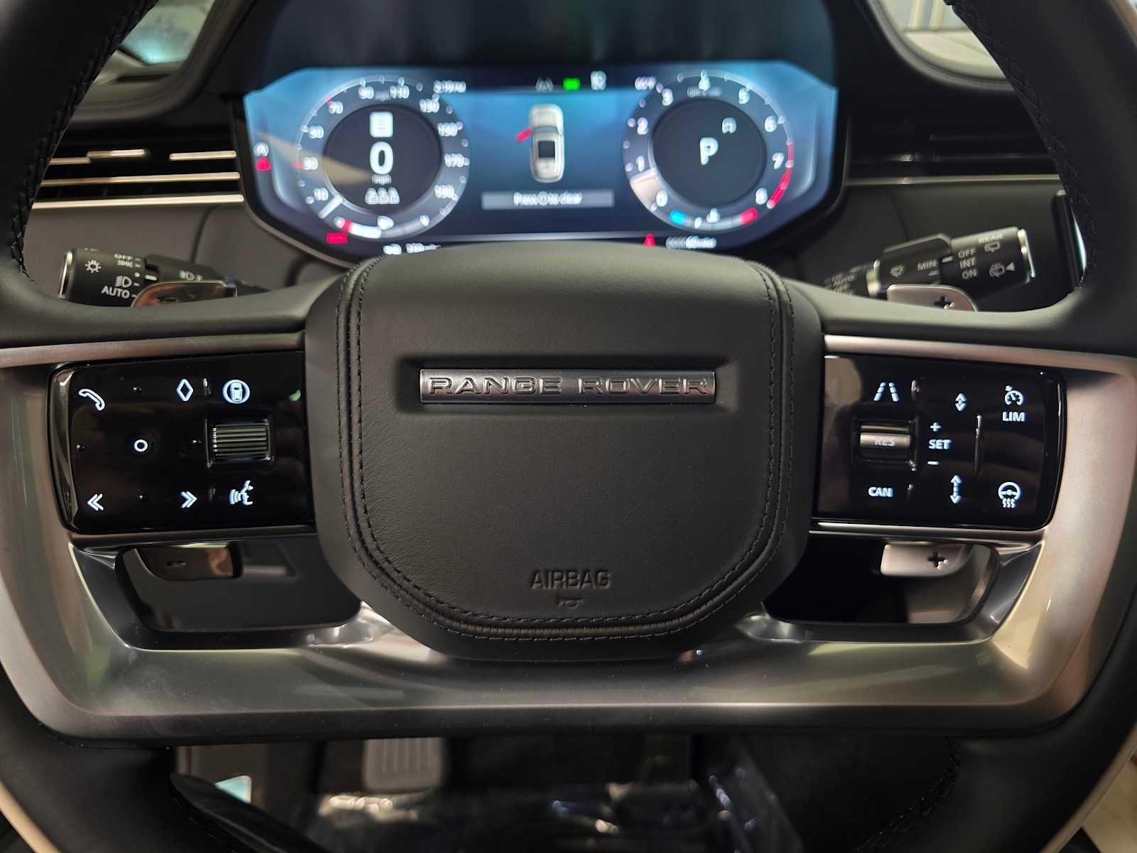 2025 Land Rover Range Rover SV