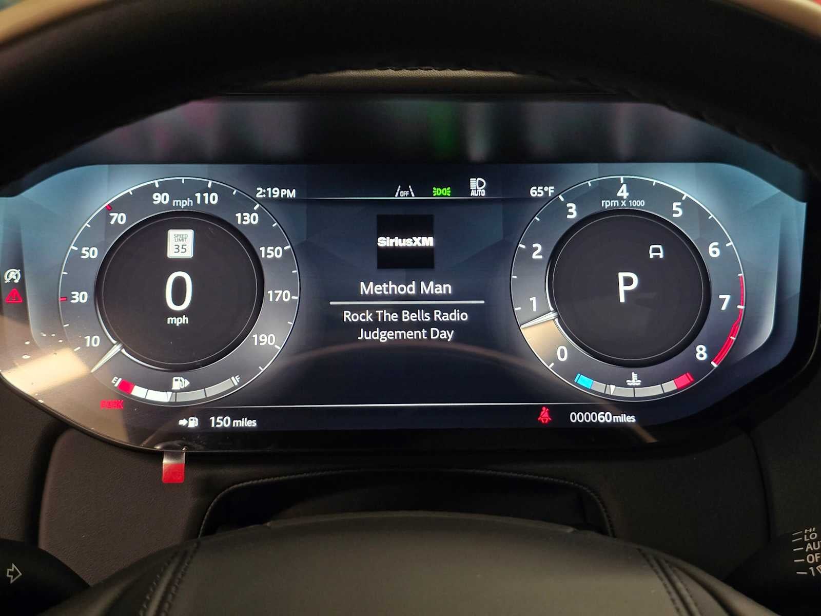 2025 Land Rover Range Rover SV