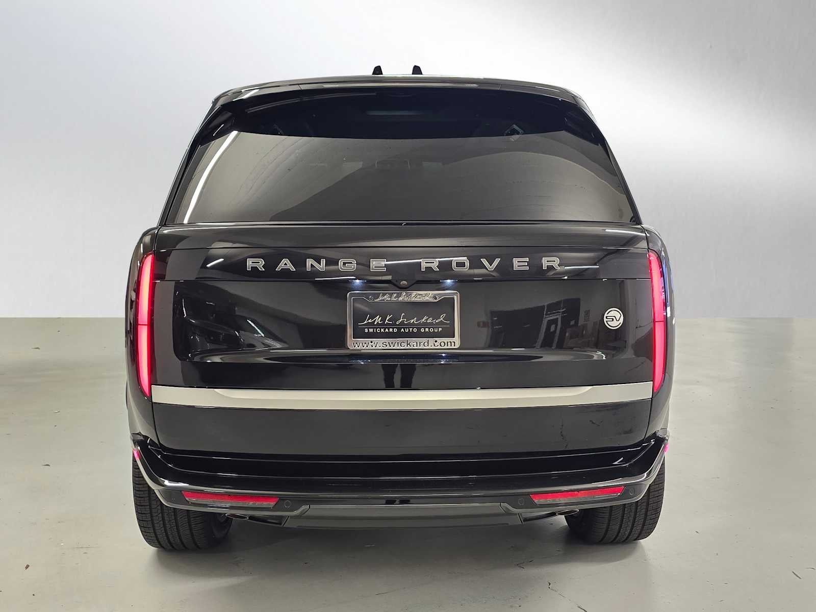 2025 Land Rover Range Rover SV