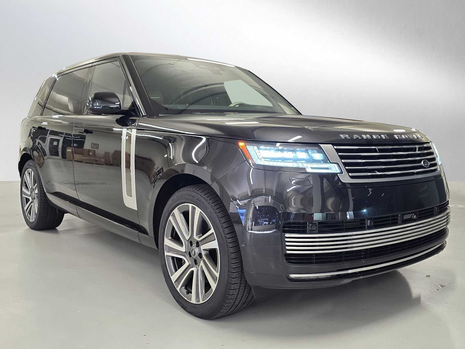2025 Land Rover Range Rover SV