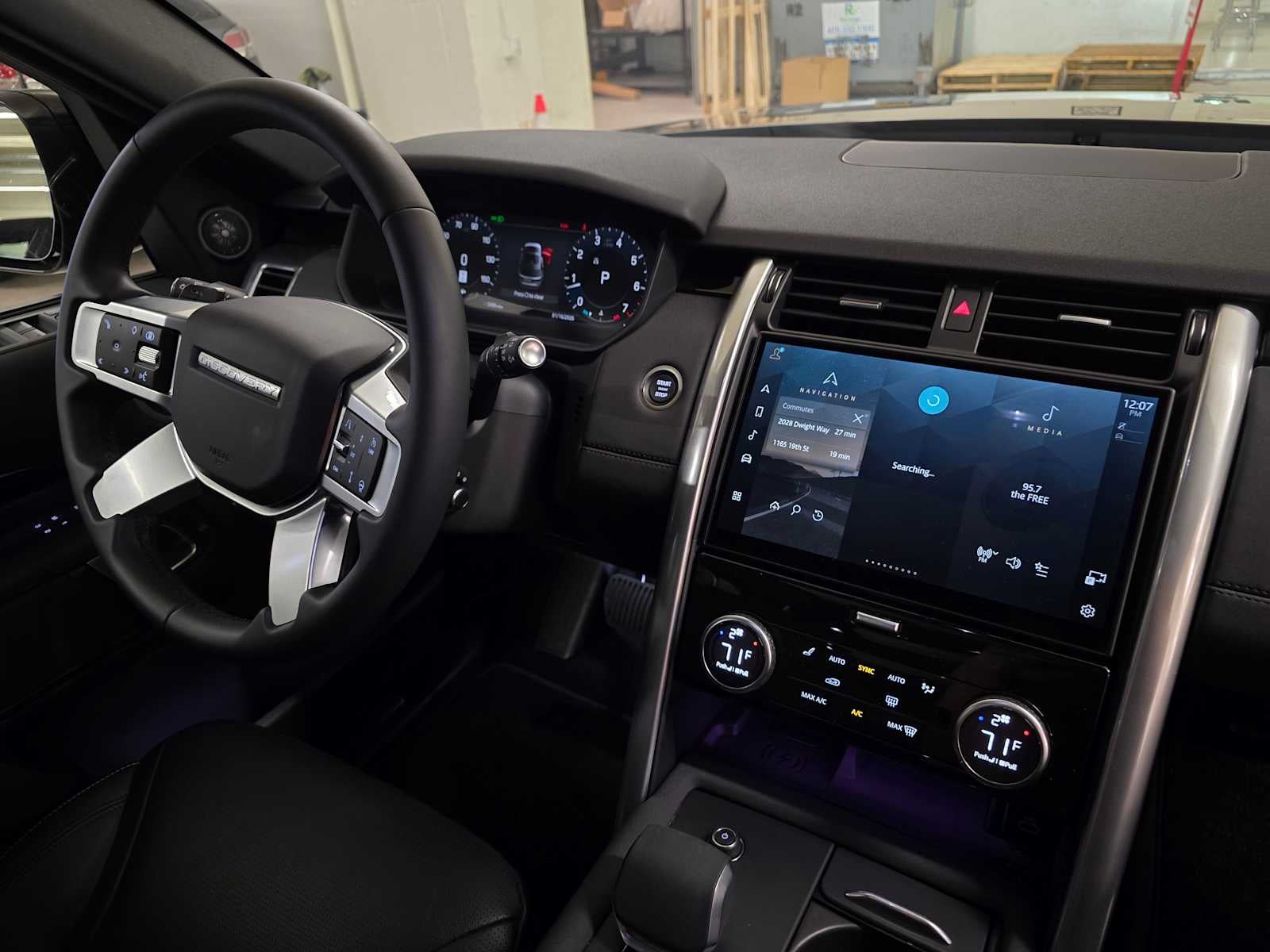 2025 Land Rover Discovery S
