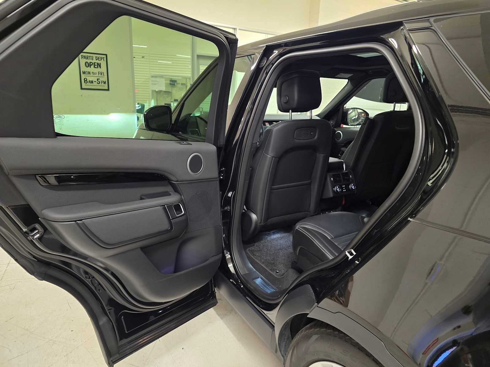 2025 Land Rover Discovery S