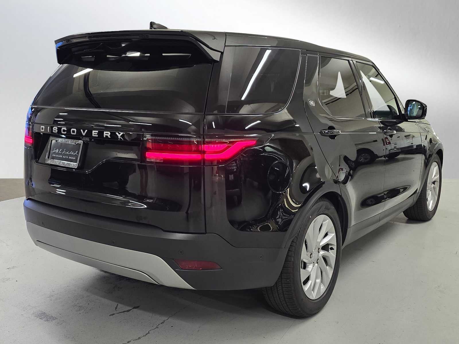 2025 Land Rover Discovery S